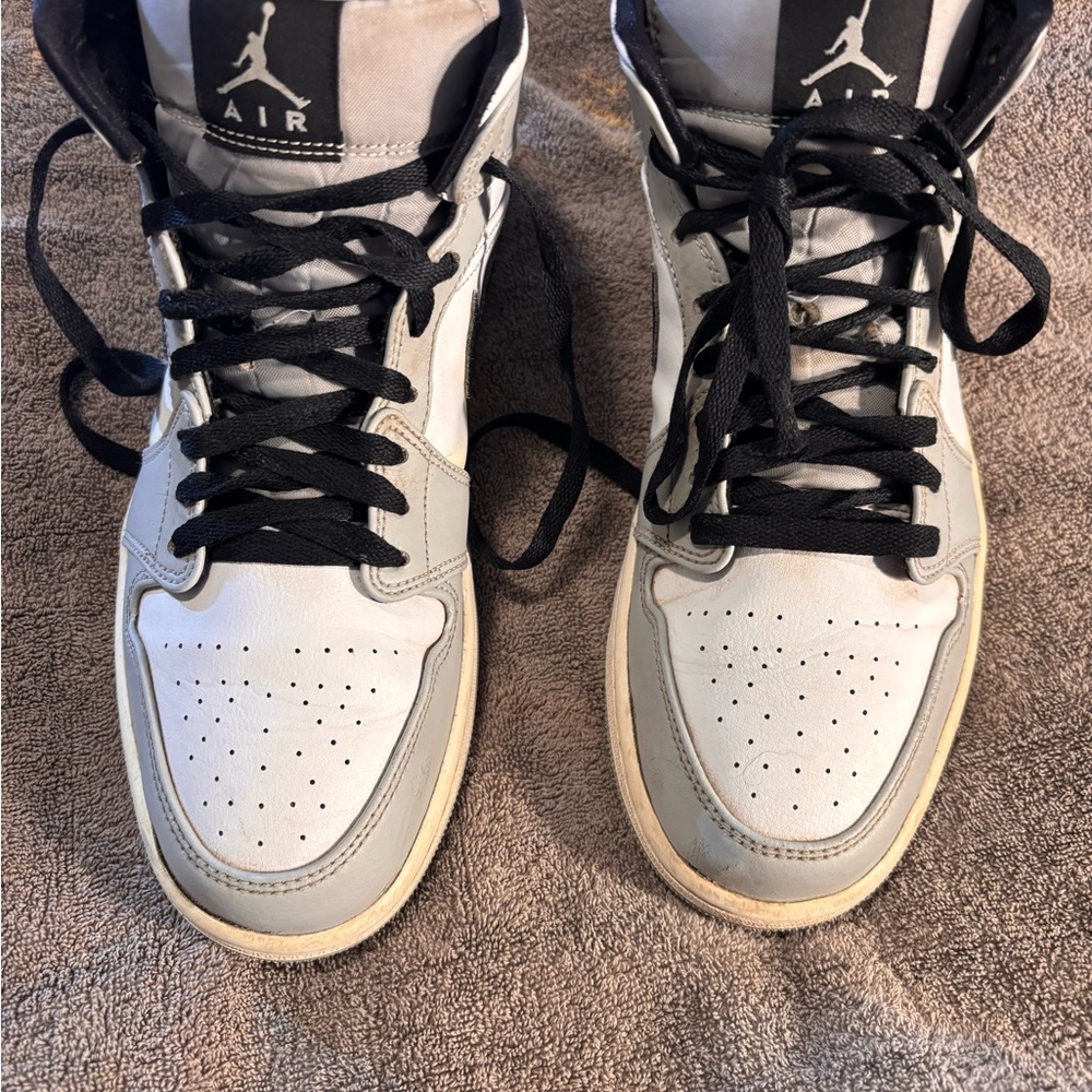 Nike High-Top Sneakers in White, Gray and Black